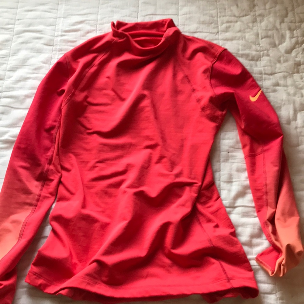 nike pro hyperwarm top